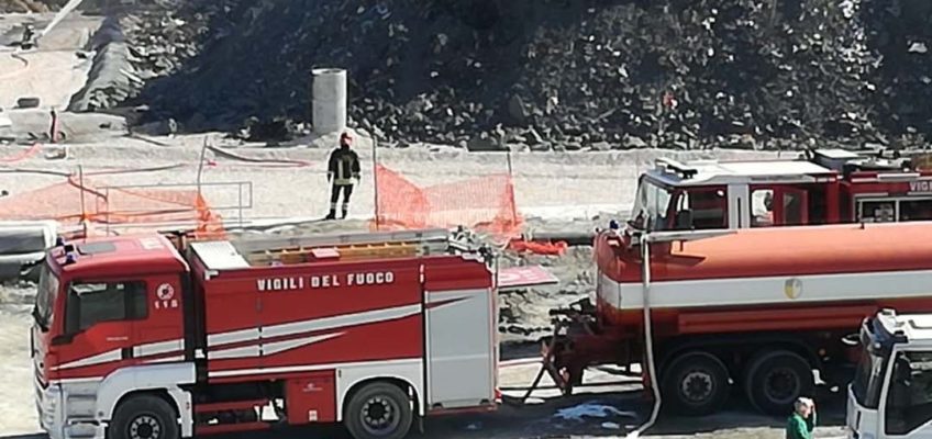 SOTTO CONTROLLO L’INCENDIO ALLA DISCARICA DI TAVULLIA