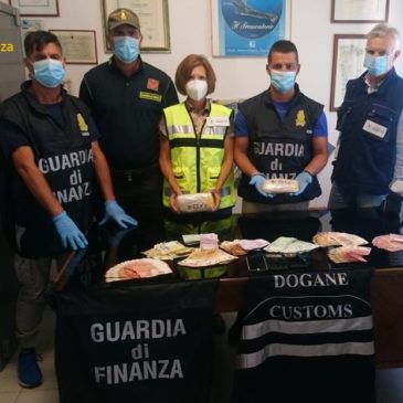 LA GUARDIA DI FINANZA SEQUESTRA UN CHILO DI EROINA AL PORTO DI ANCONA