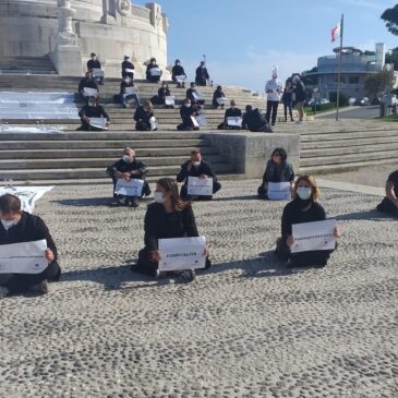 DPCM: RISTORATORI IN PIAZZA AD ANCONA