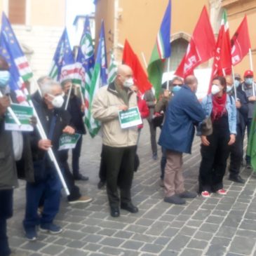 MANCATO SOSTEGNO, MANIFESTANO I LAVORATORI AGRICOLI