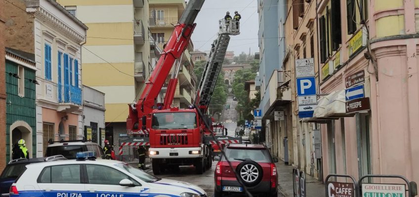 MARCHE, ALLERTA ARANCIONE PER ALLUVIONI,FRANE E VENTO