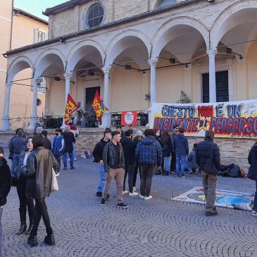 MORTE DI GIUSEPPE, STUDENTI IN PIAZZA A FERMO