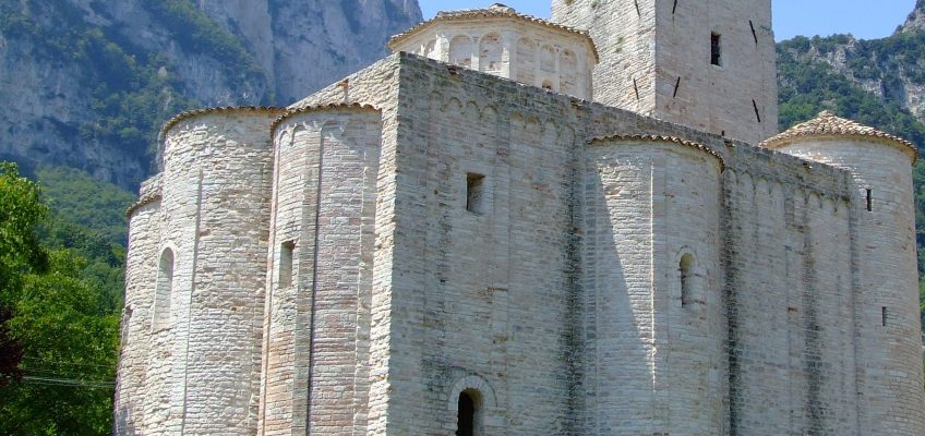 L’ABBAZIA DI SAN VITTORE A GENGA SI CANDIDA A DIVENTARE SITO UNESCO