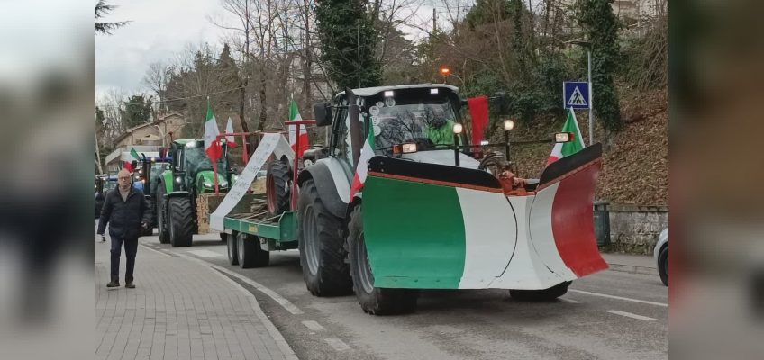 CONTINUA LA PROTESTA DEI TRATTORI, OGGI AD URBINO