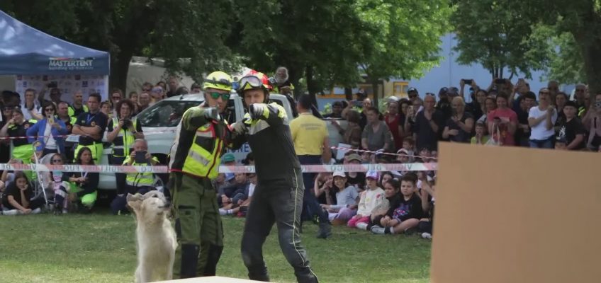 A MOIE BAMBINI A LEZIONE DI SICUREZZA CON LA PROTEZIONE CIVILE