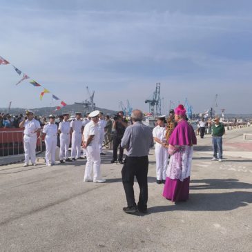 CON LA PROCESSIONE DEI PESCHERECCI ANCONA CELEBRA LA FESTA DEL MARE