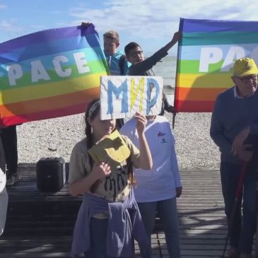 PACE E ATTENZIONE ALL’AMBIENTE: IL FLASH MOB CON 900 BAMBINI