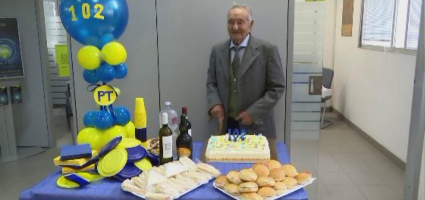 CLIENTE DA 60 ANNI, L’UFFICIO POSTE ITALIANE DI CUPRA MARITTIMA FESTEGGIA I 102 ANNI DI GUGLIELMO