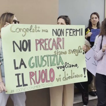 LA PROTESTA DEI PROF PRECARI: “IDONEI MA CON L’ASSUNZIONE CONGELATA”