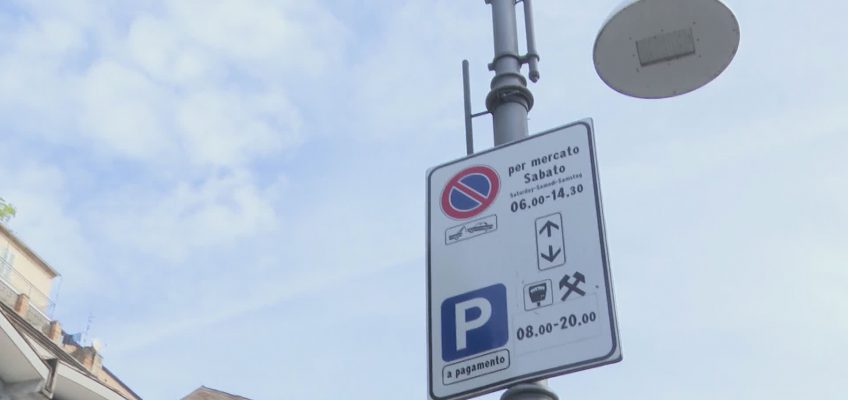 A FERMO ADDIO ALLA SOSTA A PAGAMENTO, ARRIVANO I PARCHEGGI GRATIS