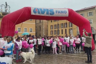 A FANO CONTRO IL TUMORE AL SENO TORNA LA CAMMINATA ROSA