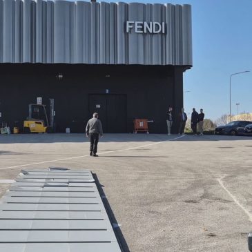 CAMPIGLIONE DI FERMO, FURTO DA FILM ALLO STABILIMENTO FENDI