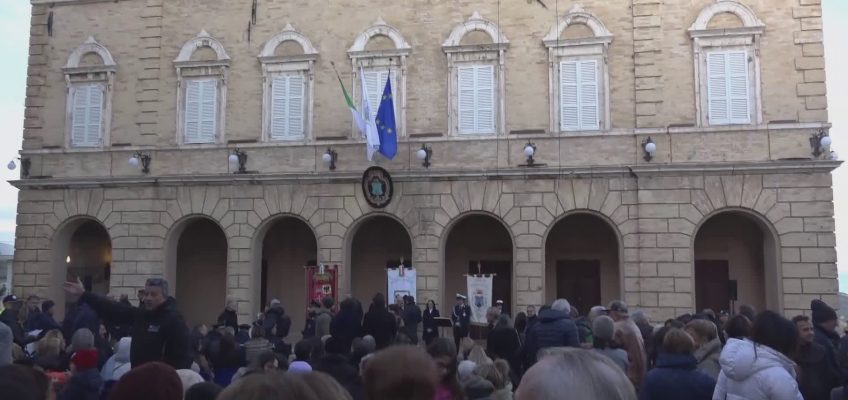 MONTEPRANDONE INAUGURA IL MUNICIPIO, ERA LESIONATO DAL SISMA