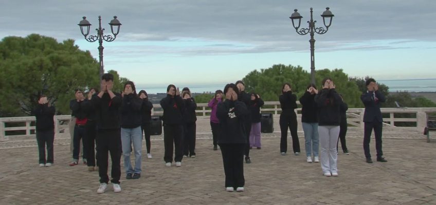 A LORETO UN FLASH MOB DEGLI STUDENTI CONTRO LA VIOLENZA SULLE DONNE