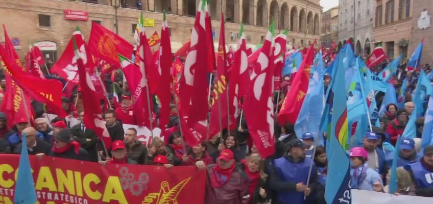 SCIOPERO GENERALE, LA MANIFESTAZIONE A FABRIANO