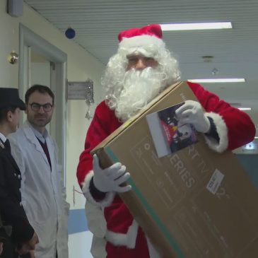 SENIGALLIA, CARABINIERI FANNO UNA RACCOLTA FONDI PER I REGALI A PEDIATRIA