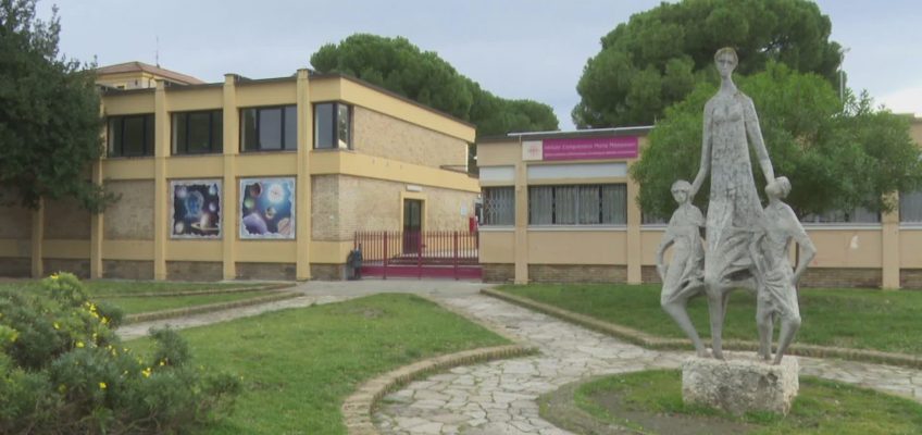 A CHIARAVALLE LA PETIZIONE CONTRO L’ACCORPAMENTO SCOLASTICO