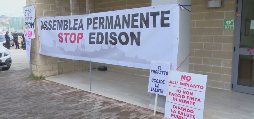 NO AD EDISON, LA PROTESTA ALLA PROVINCIA DI ANCONA