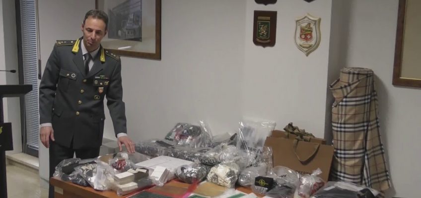 SMANTELLATA DALLA FINANZA DI MACERATA LA “FABBRICA DEL FALSO”